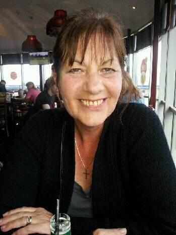 Wife and mother..enjoy reading and playing bowls...love holidays especially to Scotland and Italy