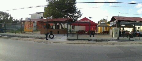 Avenida Nichupte mz11 lote 8-03 reg517 Barrio Maya tel2569670