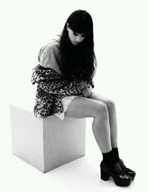 ||FirstBot|| IAMFOXES [Louisa Rose Allen Both] British singer and songwriter. [Real:@iamfoxes] New in fav. [05/02/2014]