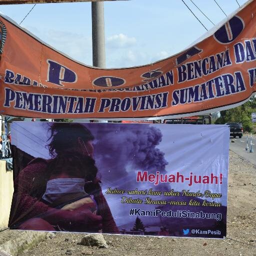 Ikut prihatin dengan keadaan saudara-saudara kita yang di #Sinabung #KamiPeduliSinabung #PrayForSinabung #NobarSinabung