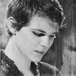 @lostgirlemmas won't ever leave Neverland because Pan never fails. [#OUAT | Literate + Multi RP | Any Ship]