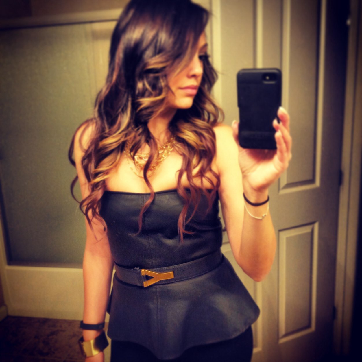 iwearalotofblk's profile picture. IG: @iwearalotofblack // I like stuff. And most of that stuff, just happens to be black.