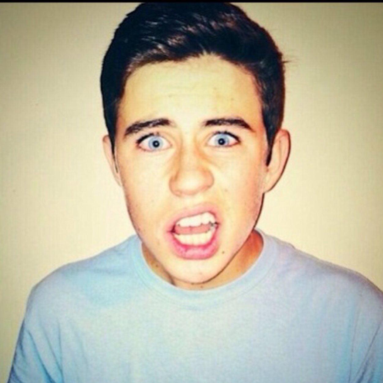 ewyourenashty's profile picture. 