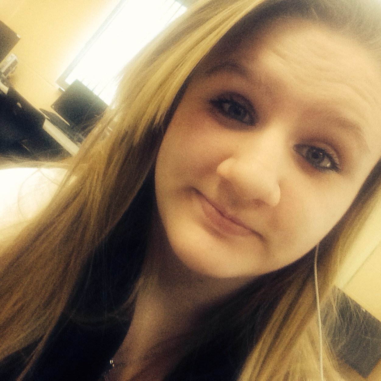 Birthday 5.29.00 Age 13 Love R5 and After Romeo and 5SOS and My Family!!!!