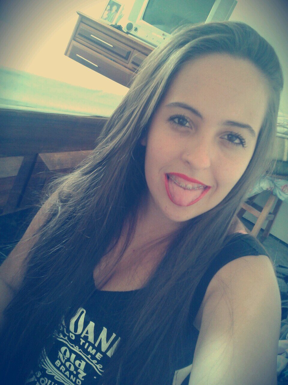 -    quem descreve se limita =))                        NAMORADA DO @Aksoon_m s2

     10/03/2011 ∞ ·  Wechat id : ThamisMoraes Whats : 9 7030-5736