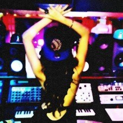 Hey I'm Selena.. Talk to me?