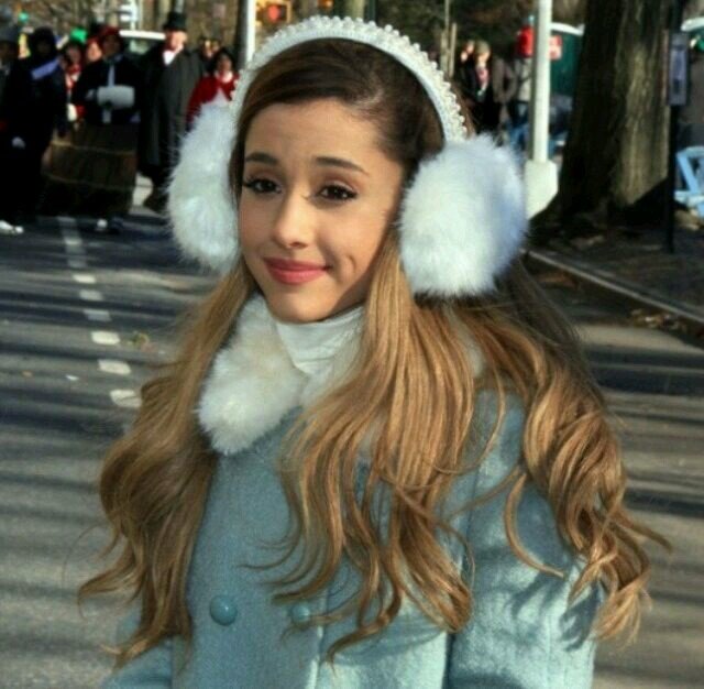 love ariana garnde :) arianator forever!!