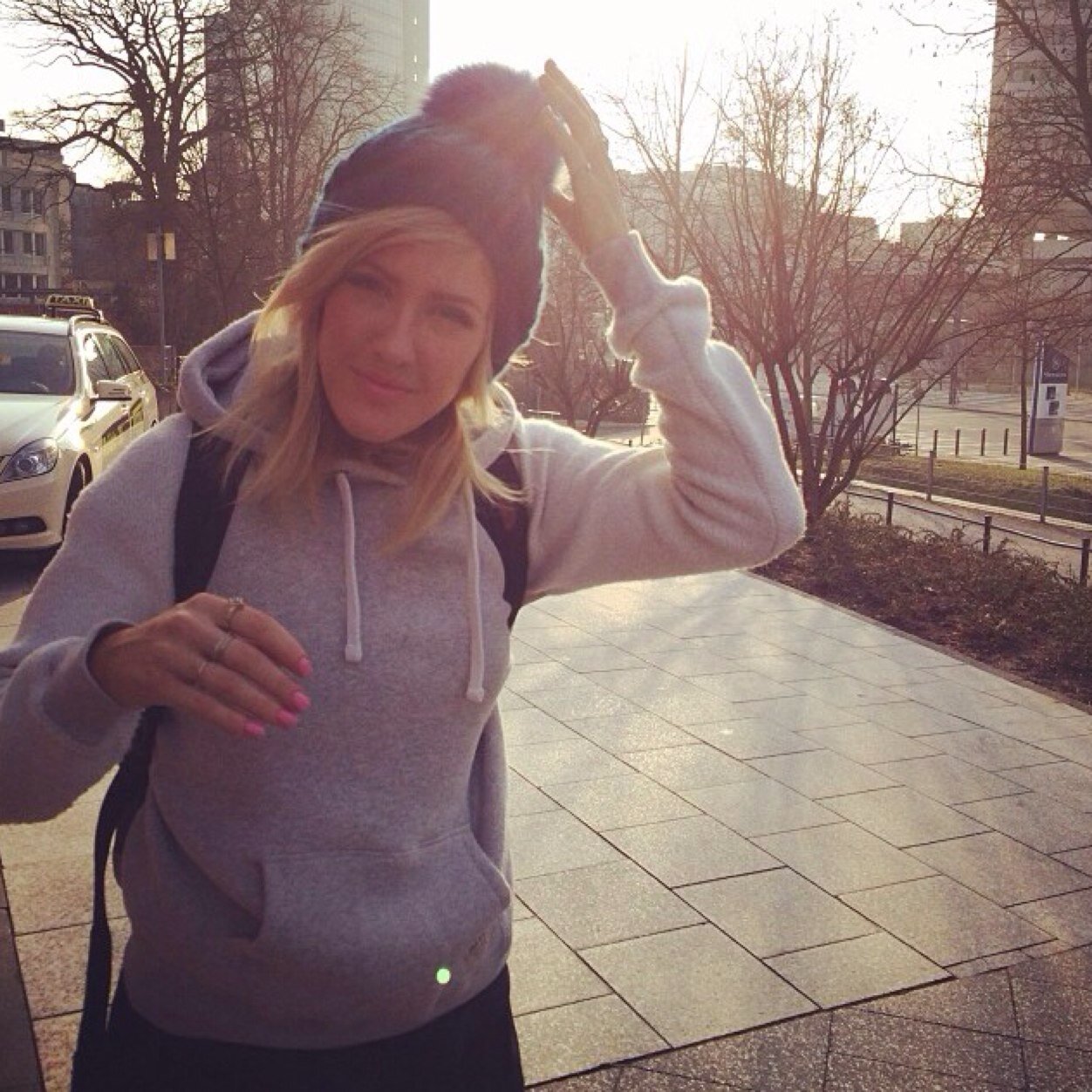 OngoingProblems's profile picture. Tweeting about problems in this bullshit life. I follow back.