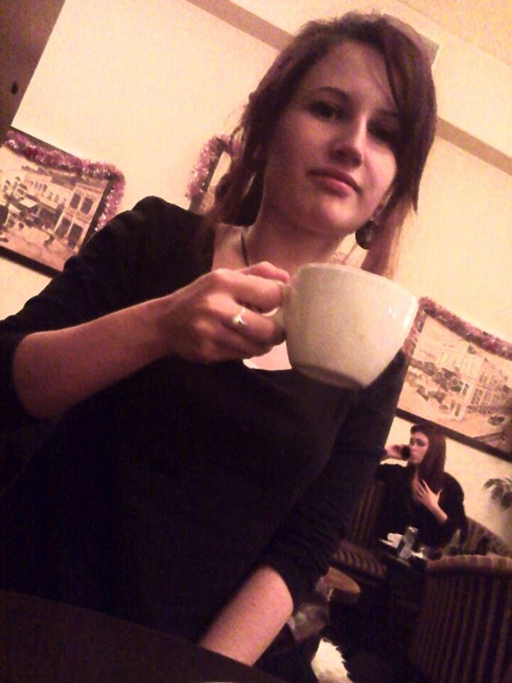Love randomness , coffee and listening to good , inspiring music . I'm smart, sexy , but mean and critical with everyone and everything.