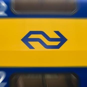 Zondag en 's avonds wanneer @NS_Online niet bereikbaar is, zijn wij u van dienst. Geen onderdeel van NS_Online. Soms een tikkeltje sarcastisch.