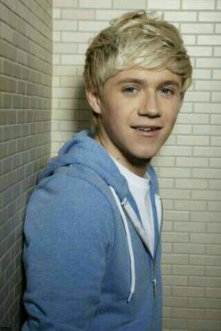 FOLLOW @stratfordlaugh_ AND @_smilerauhl FOR A FOLLOW!!!!! WE FOLLOW BACK