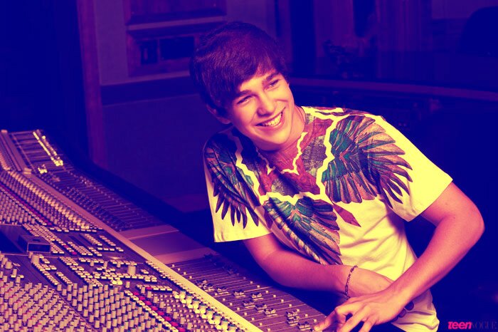 GO FOLLOW @IMWITHYOUAUSTIN