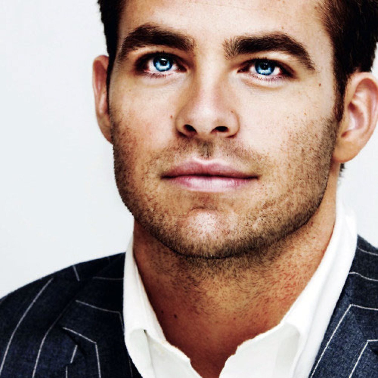christopher pine | sexy | single | bisex