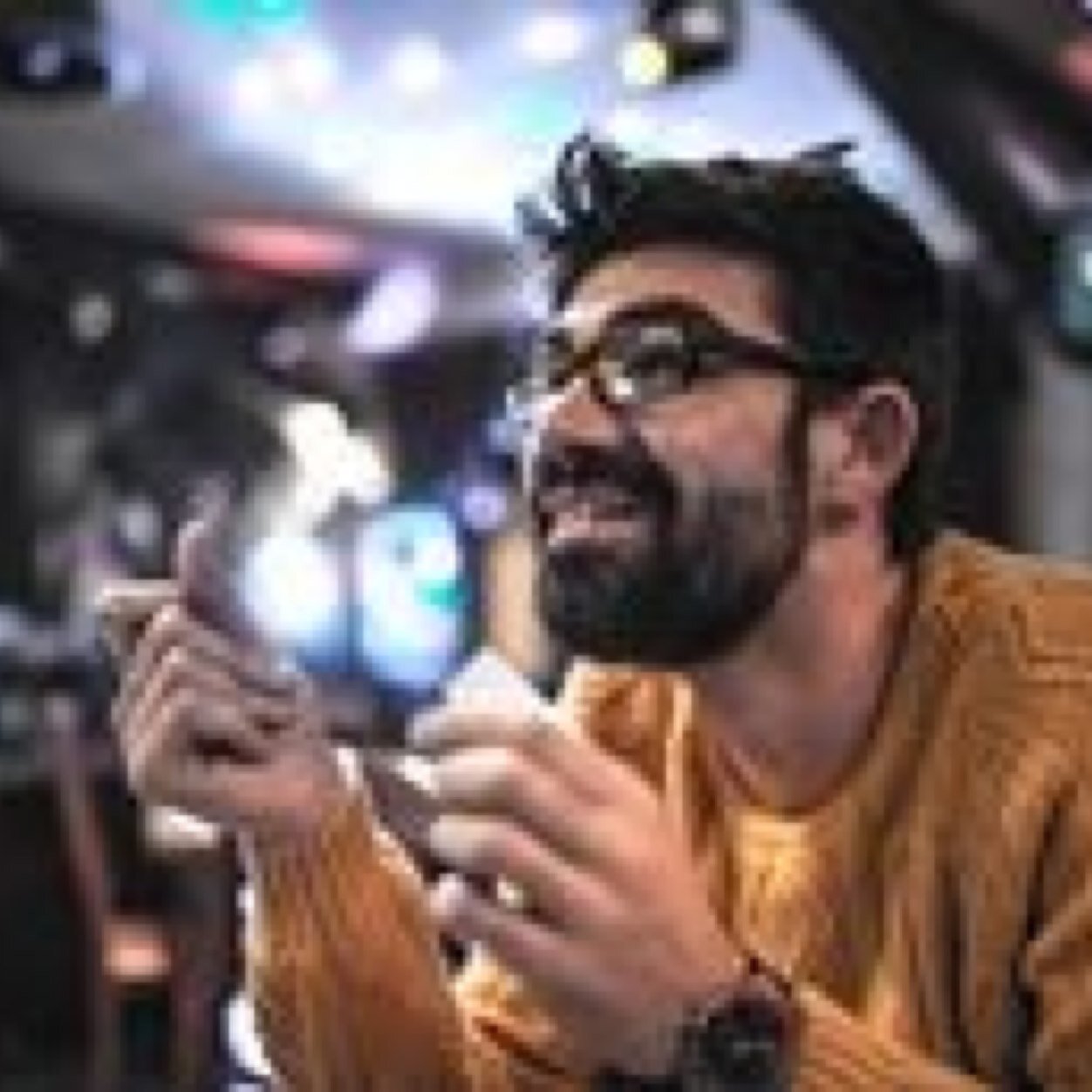 Quando ho voglia studio Storia Antica, per il resto vivo e lavoro a Roma