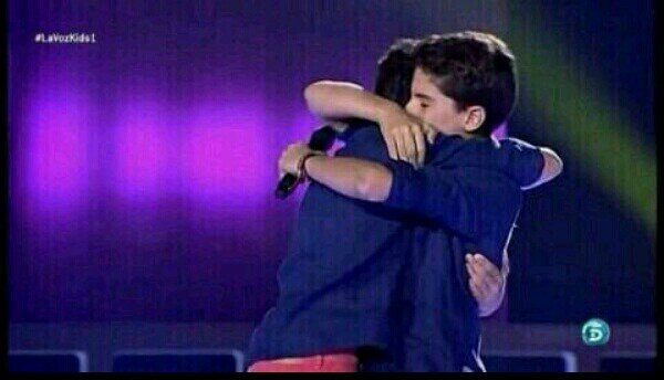 Sevillana. Jesus y Dani mis idolos Yo Gemeliers a muerte. DANISÚ SOYS GRANDES. 20-06-14 22-08-14 18-12-14♡
