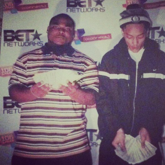 rippetty09's profile picture. #GETMONEY#HUSTLER FATHER OF 2 WANNA KNOW MORE JUS HIT THE FOLLOW BUTTON......