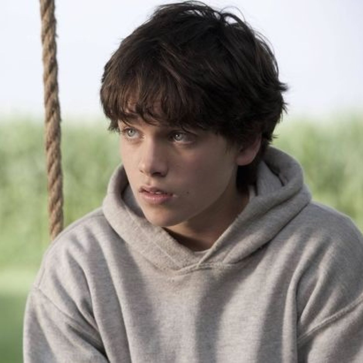 My name is Max Dought, 13 years old. Im not from earth. Right now people treat me like a freak, im a nobody, an outcast. I hate it. #RP #Single