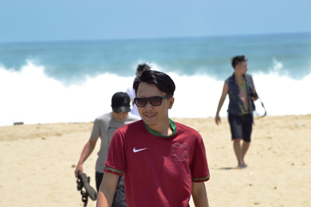 tollenugroho's profile picture. 