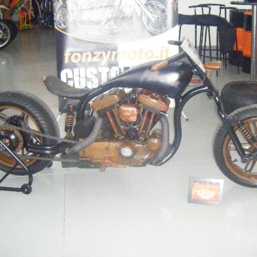 fonzymoto's profile picture. 