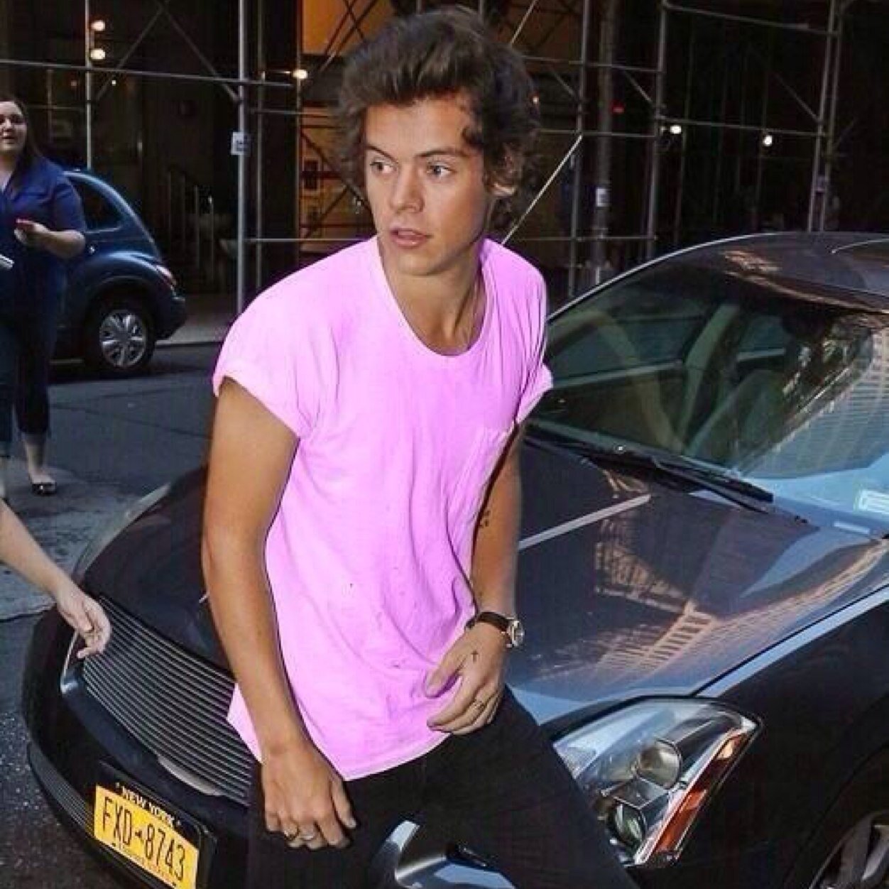 HELLO I JUST FREE FOLLOWED YOU PLEASE FOLLOW @itryharry XOOXOX