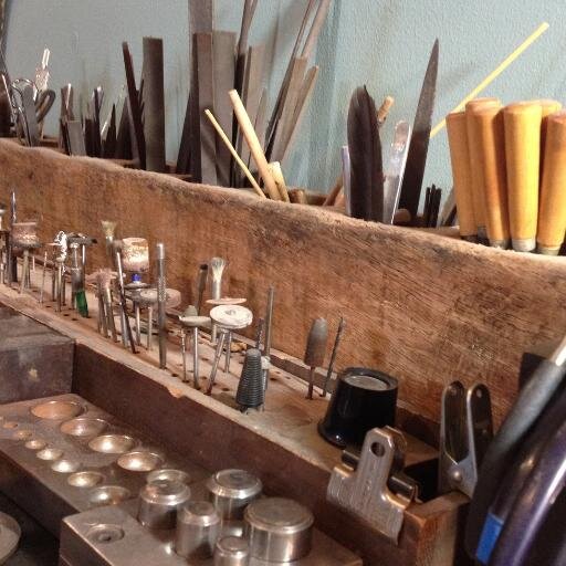 New art studio and gallery in oak park.  Jewelry, classes & metal commissions,