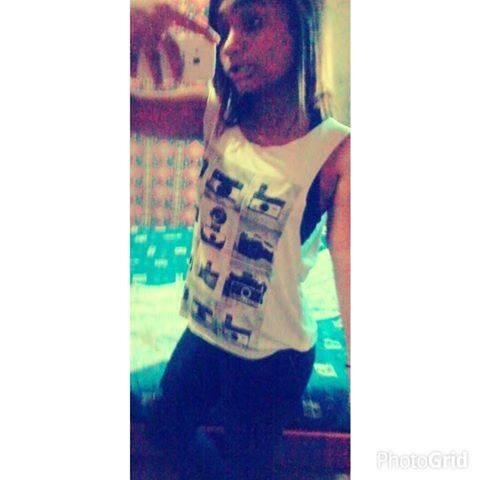 A vida me ensinou a nunca desistir, nem ganhar, nem perder, mais procurar evoluir u.u ..
                     Minha môr @ThaayNalesso