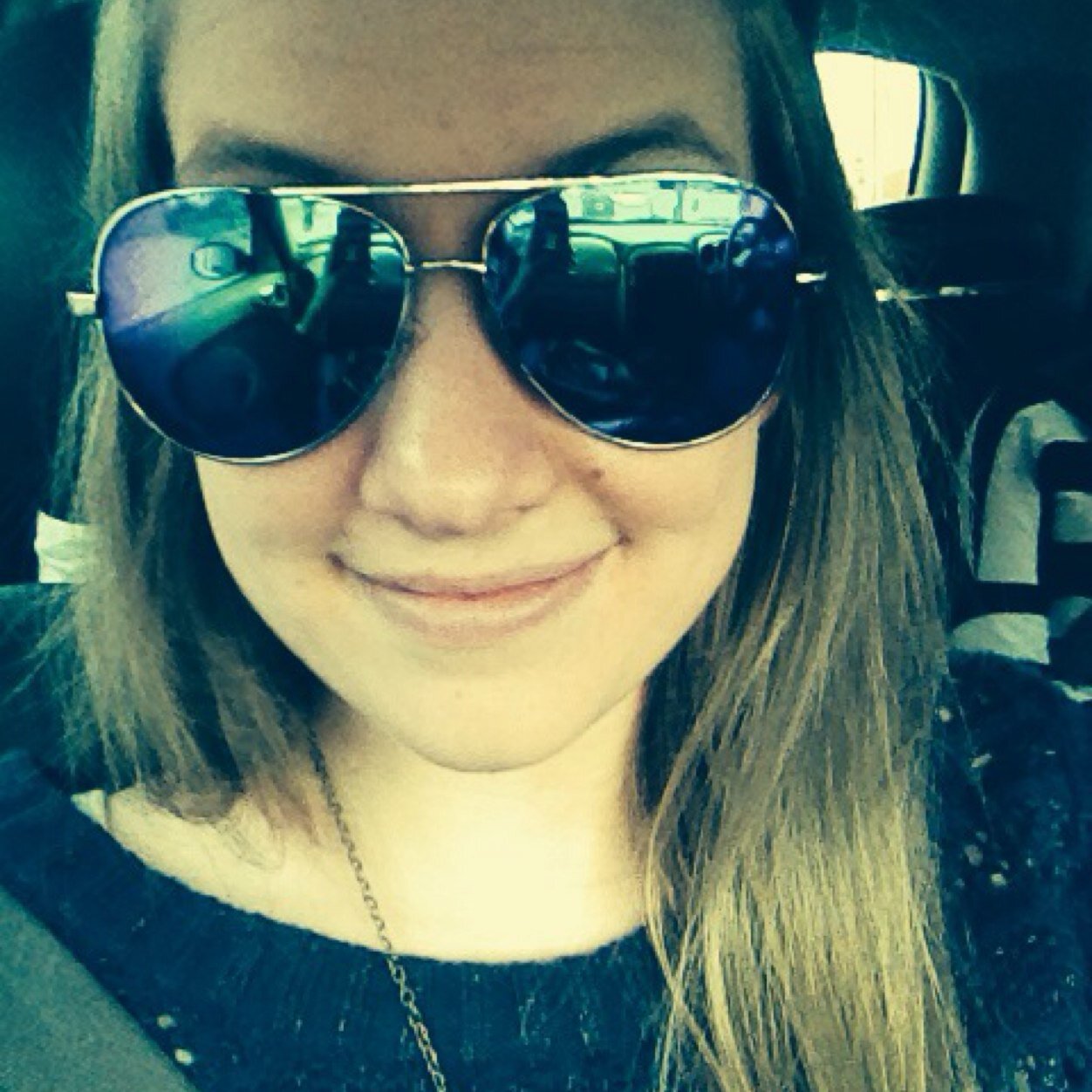 Itsme_AutumnE's profile picture. Lover of family and friends. Wearer of stripes. Connoisseur of sandwiches. Photographer of moments.