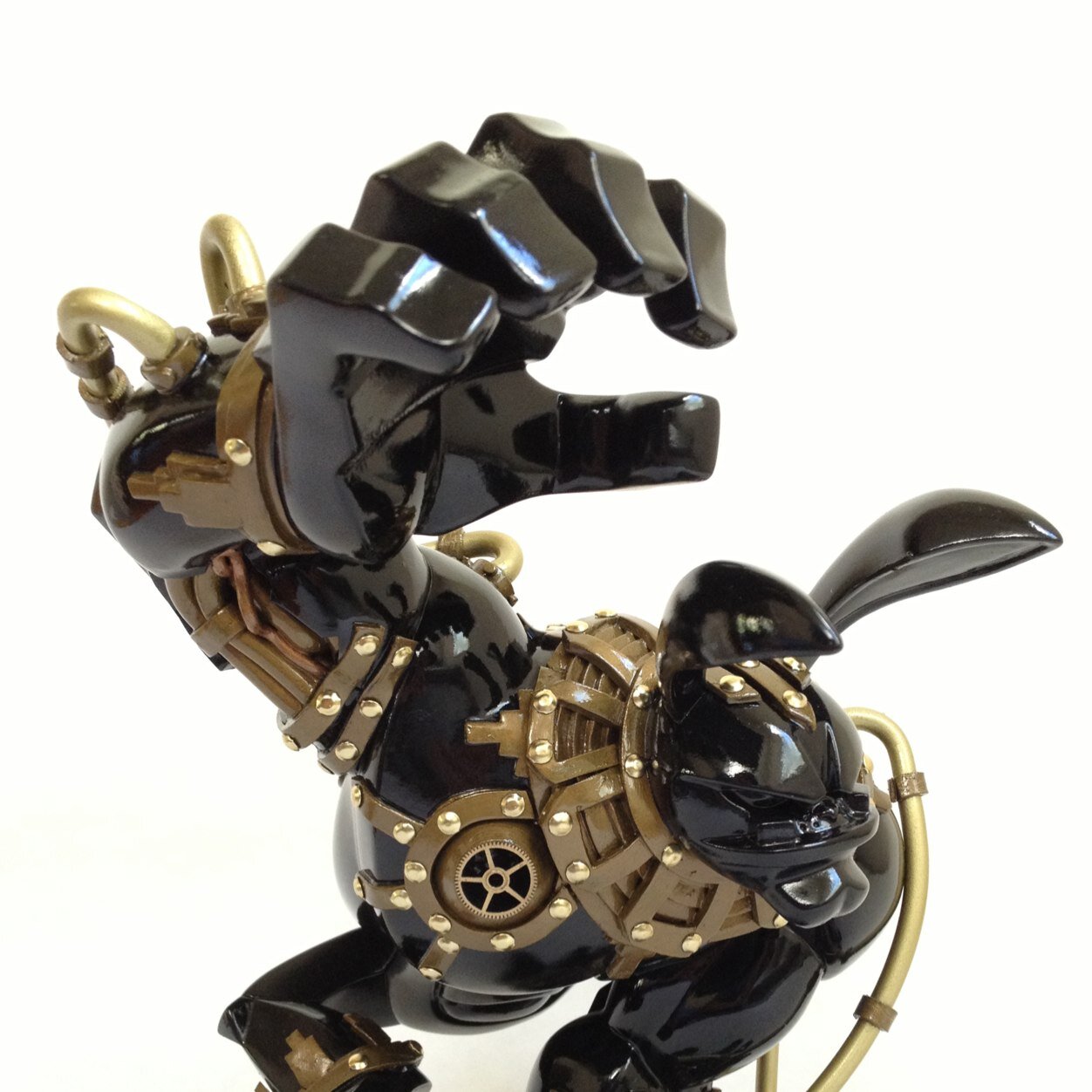 LA based artist looking to make an impact on the designer toy world. Influences include; art deco, steampunk, antiques, westerns, cities, and drag queens.