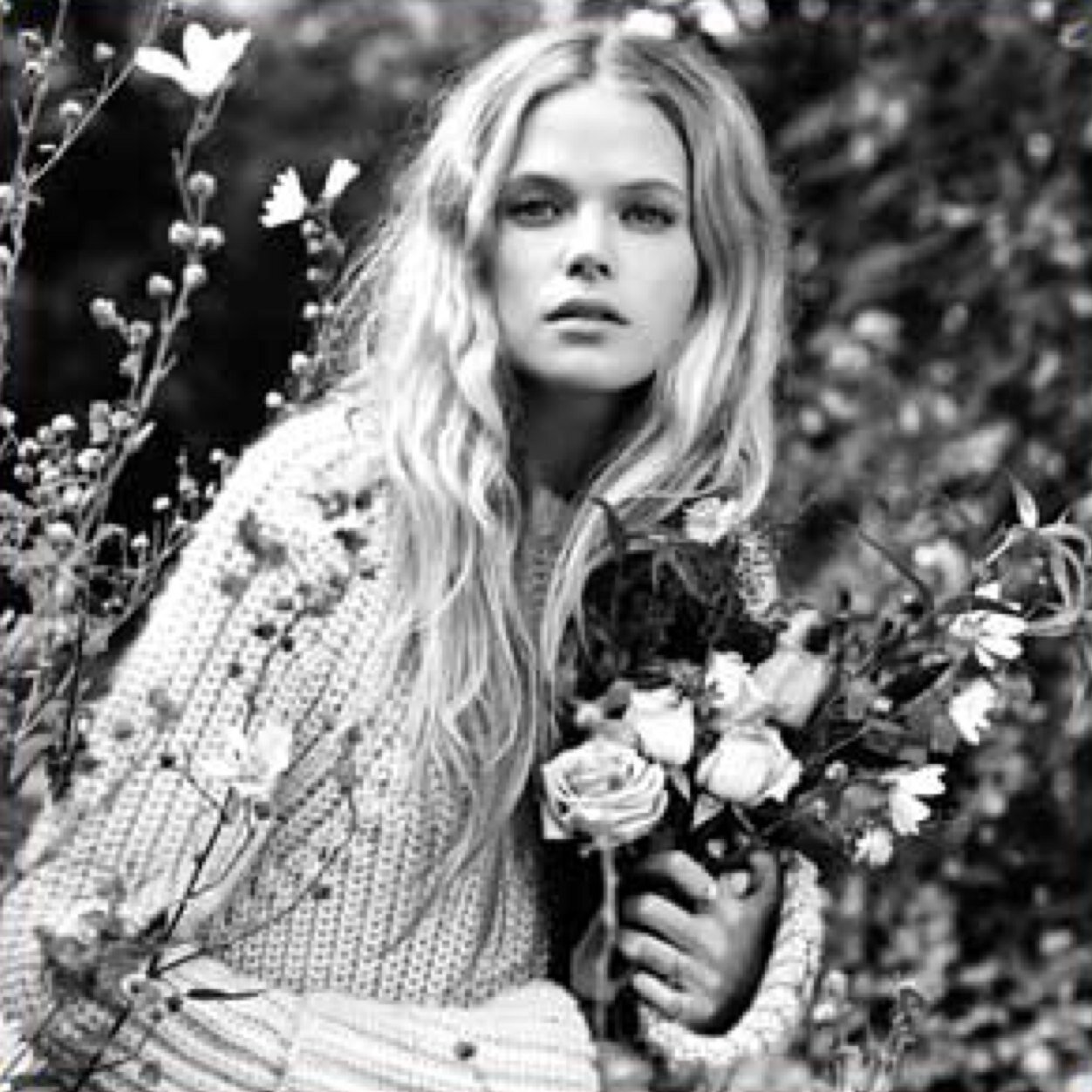 i'm that girl in @EndlessLoveʕ•̬͡•ʔ Model/Actress 4/4♡ @5scs_ [not @GabriellaWilde1]