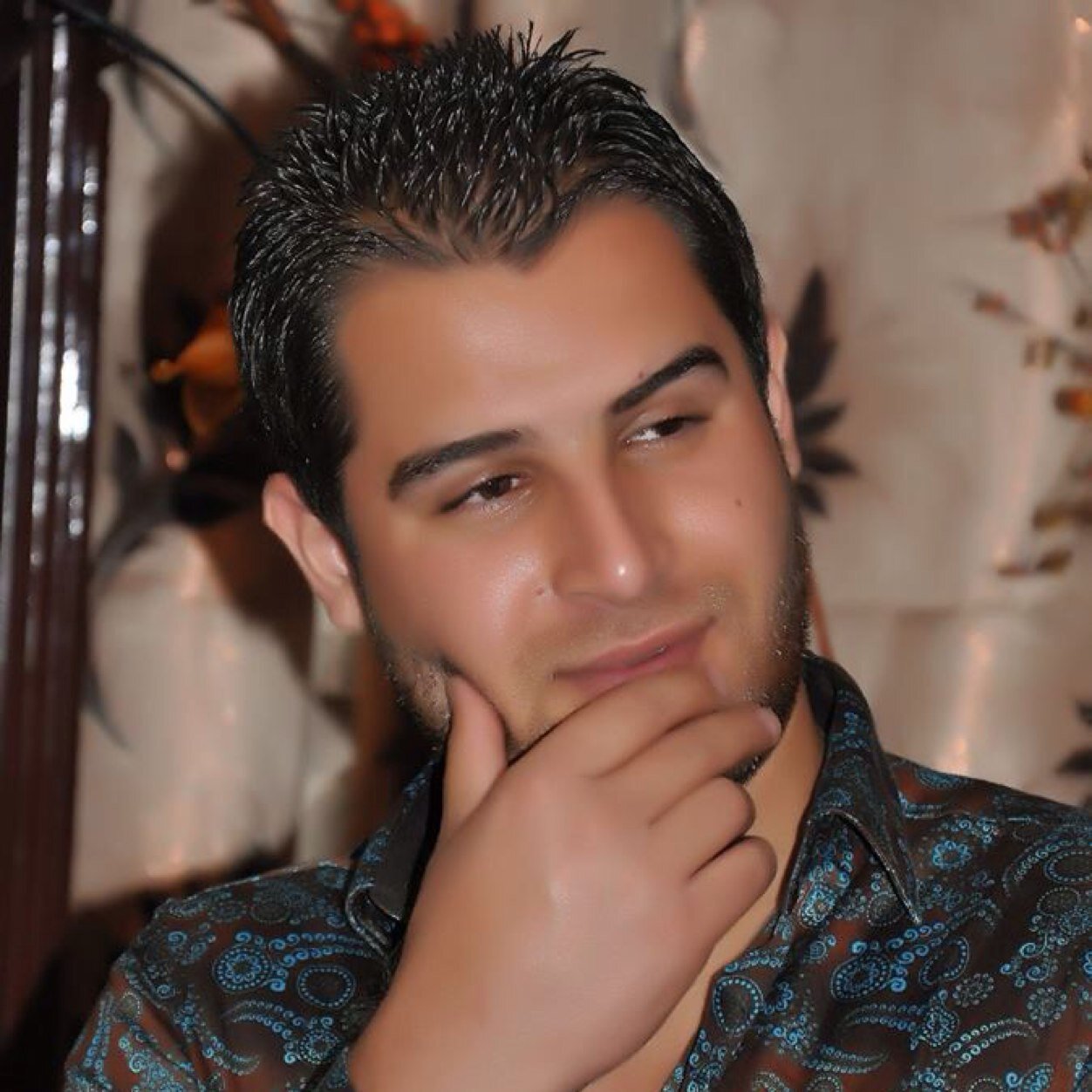 آوِيّلَيّ مِنٌ آلَهِجَ ـر وِآلَشّـوِك آوِيّلَيّ مِنٌ عَ ـذٌآبّـيّ وِيّآك
وِمِآ آعَ ـتُبّـ عَ ـلَى وِآحً ـدُ آعَ ـتُبّـ كلَة عَ ـلَى آلَربّـآك