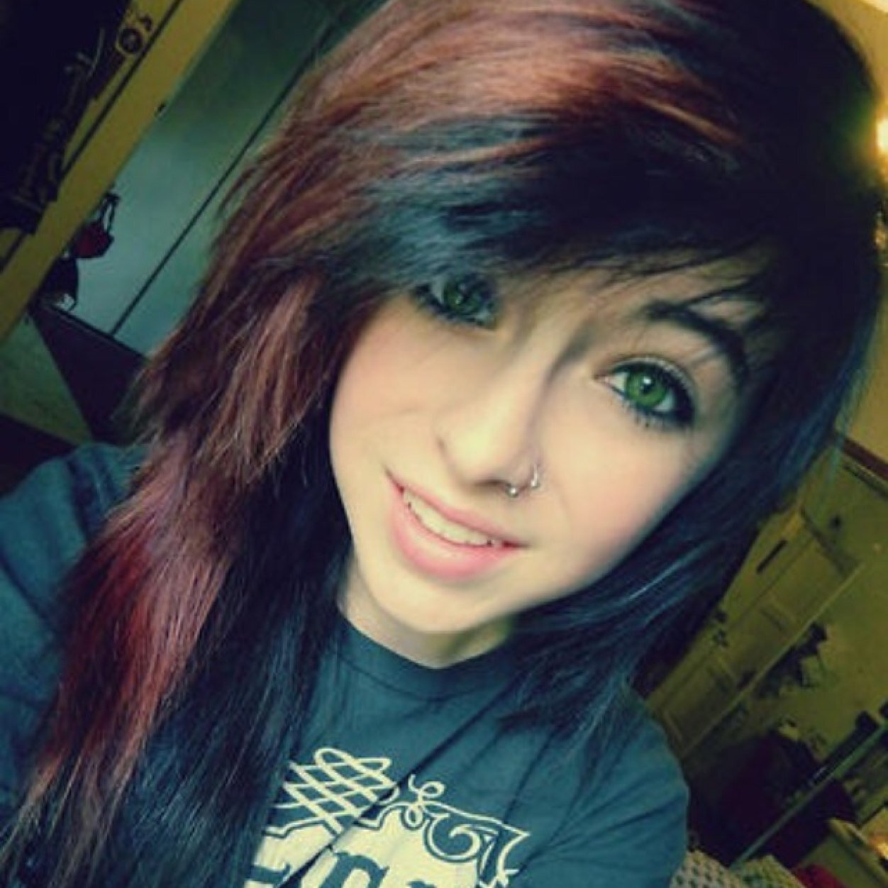 ¿Seeing is Believing¿ hehehe biiiiii n fucking single again ~Ptv~Omm~Adtr~Bmth~ eeep!!! I bite but not hard x3