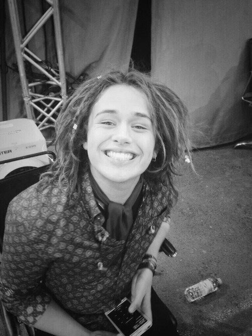 this is a free follow from @DevonFriendies and @xpaigeann
we follow back :) ily