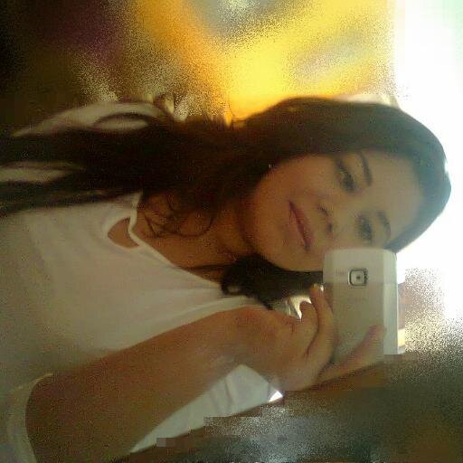 No elijas a alguien que es hermoso para el mundo sino a alguien que haga hermoso tu mundo ♥ :D!!