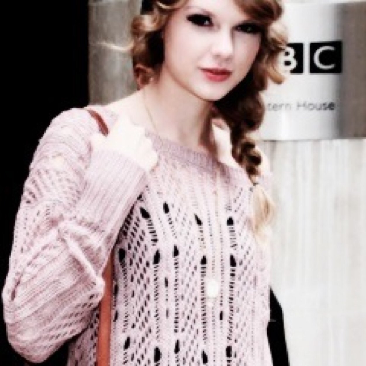 I hope you never feel used, i hope you love yourself, i hope you dont hurt yourself. Because taylor needs you, and she always will.