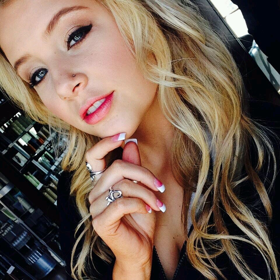 Lindsay Freeman Nude Photos 52 Lindsay Freeman Nude Photos 80