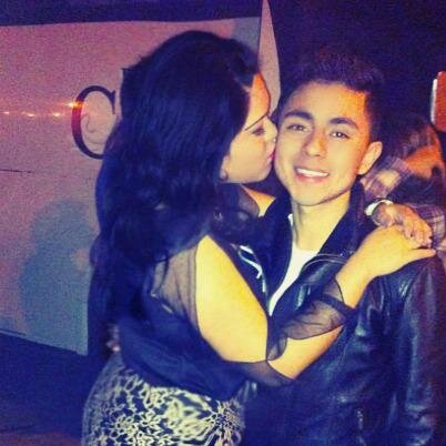 & aunque no creo en el amor a primera vista, creo en el querer a primera noche.;)