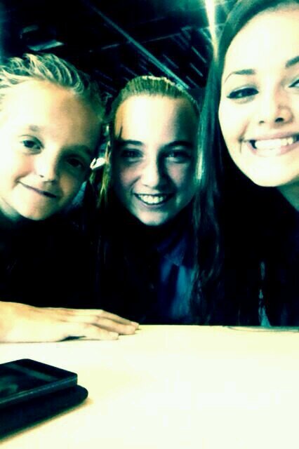 insta; ziggydebetss ~ niets is sterker dan dat ene woord FEYENOORD ~ familie en vrienden!