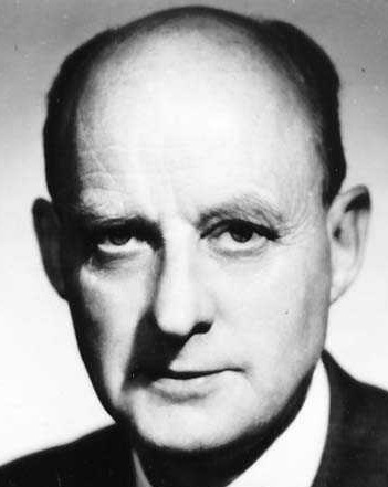 ReinholdNiebuhr's profile picture. I'm the dude, disguised as a dude, playing another dude.