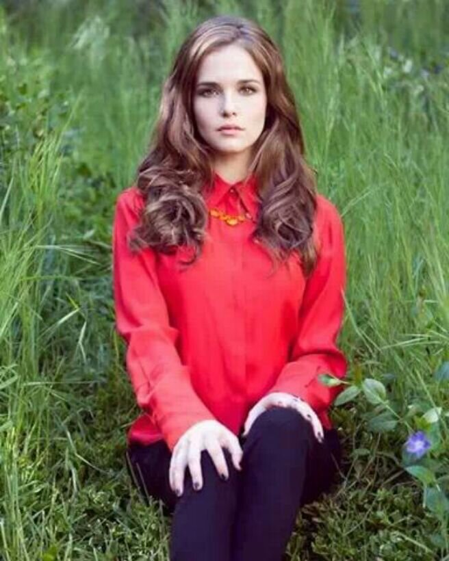 rose_hathaway12's profile picture. 