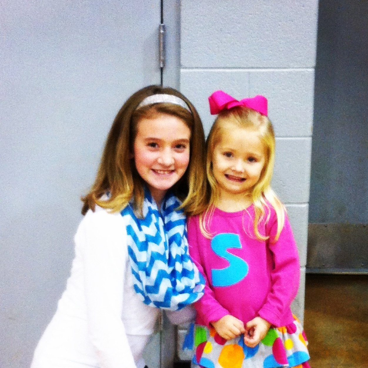 Aly vandiver the age is 11 and tes Is the school basketball and softball r the sports