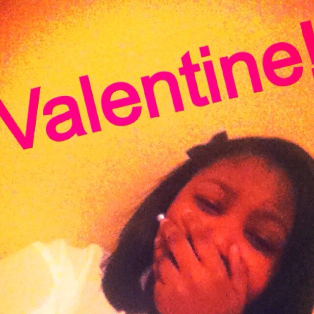 Single Bitxhes ~ Lovelyy