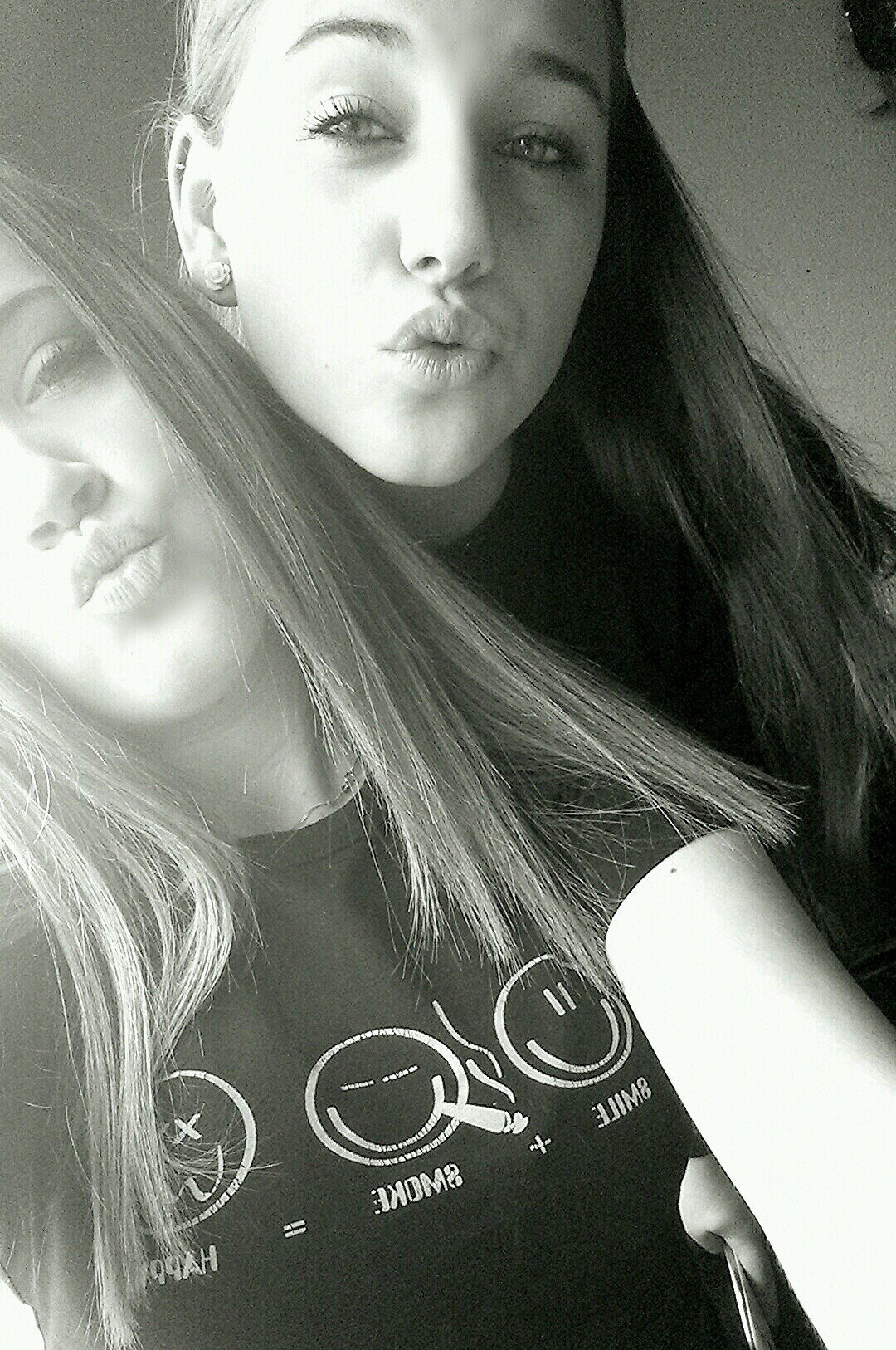 Trust nobody .  - Insta ; @xboeitniet_