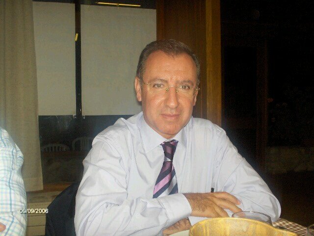 ex-Director Banca; presidente UMAEL 2003-2007 (unión mundial exalumnos lasallistas)