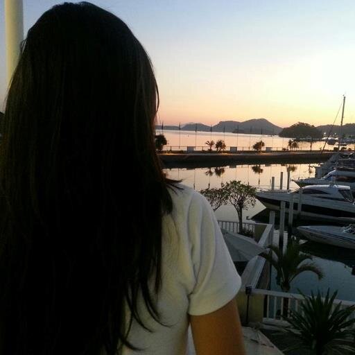 17, brazilian girl, woman no cry, tchuca dhu guettuh, copilota da porra loca @_ojuaralu