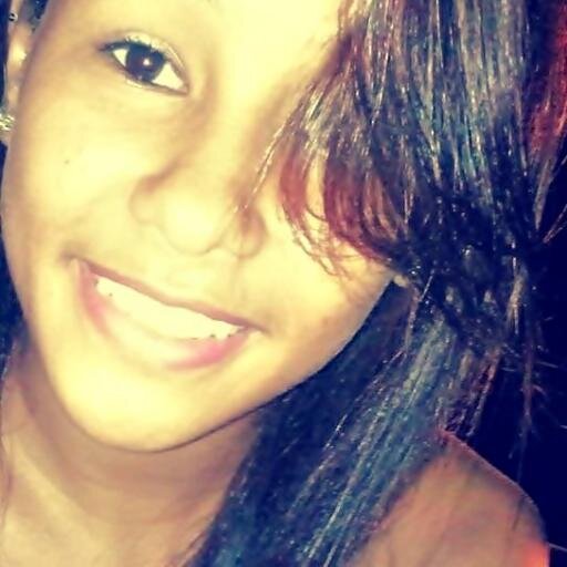 “Solidão não é estar só. E sim estar entre mil pessoas e sentir a falta apenas de uma.”