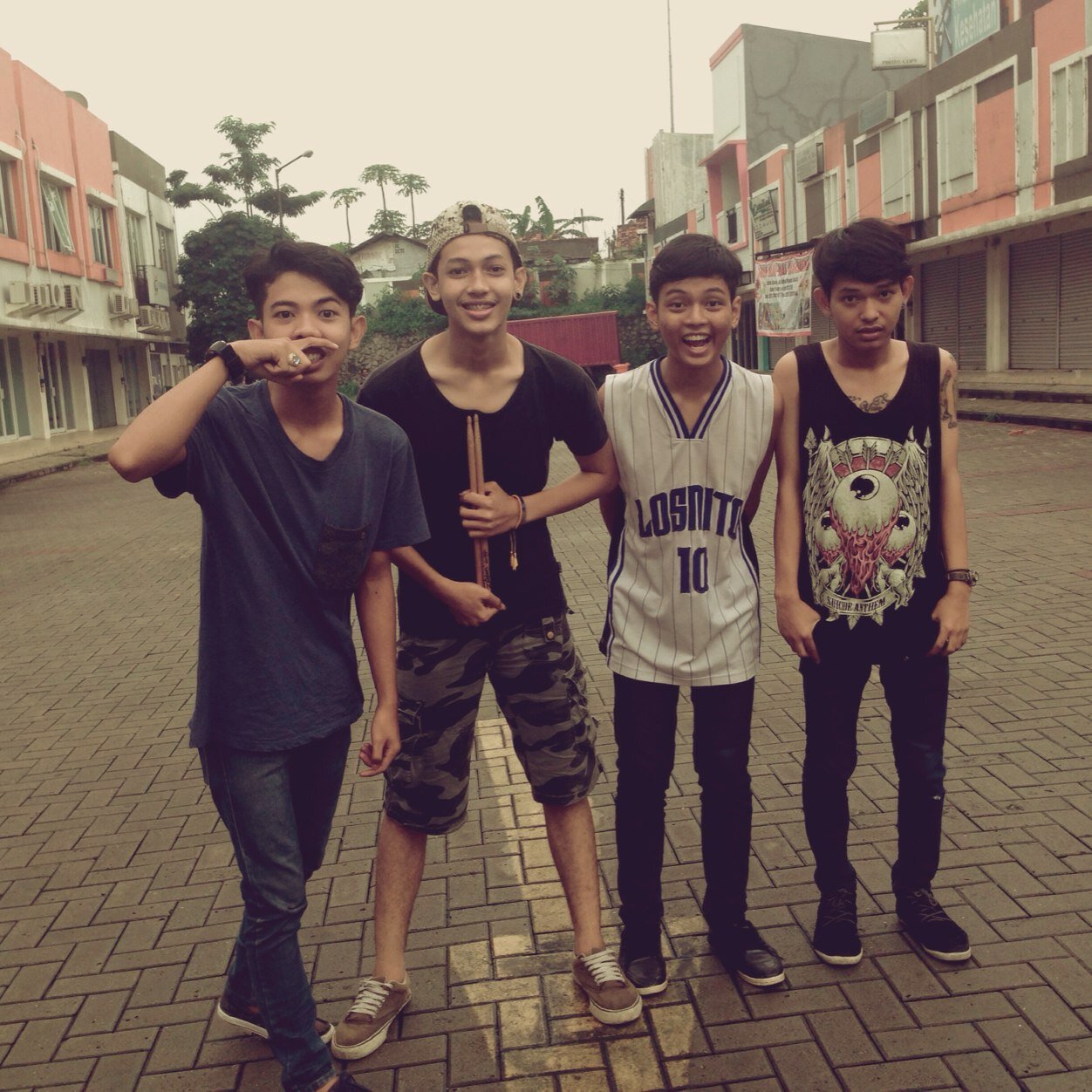 PopPunk Alternative Booking contact: 081310560172 ( Surya )http://t.co/O9Ncb6QMPI