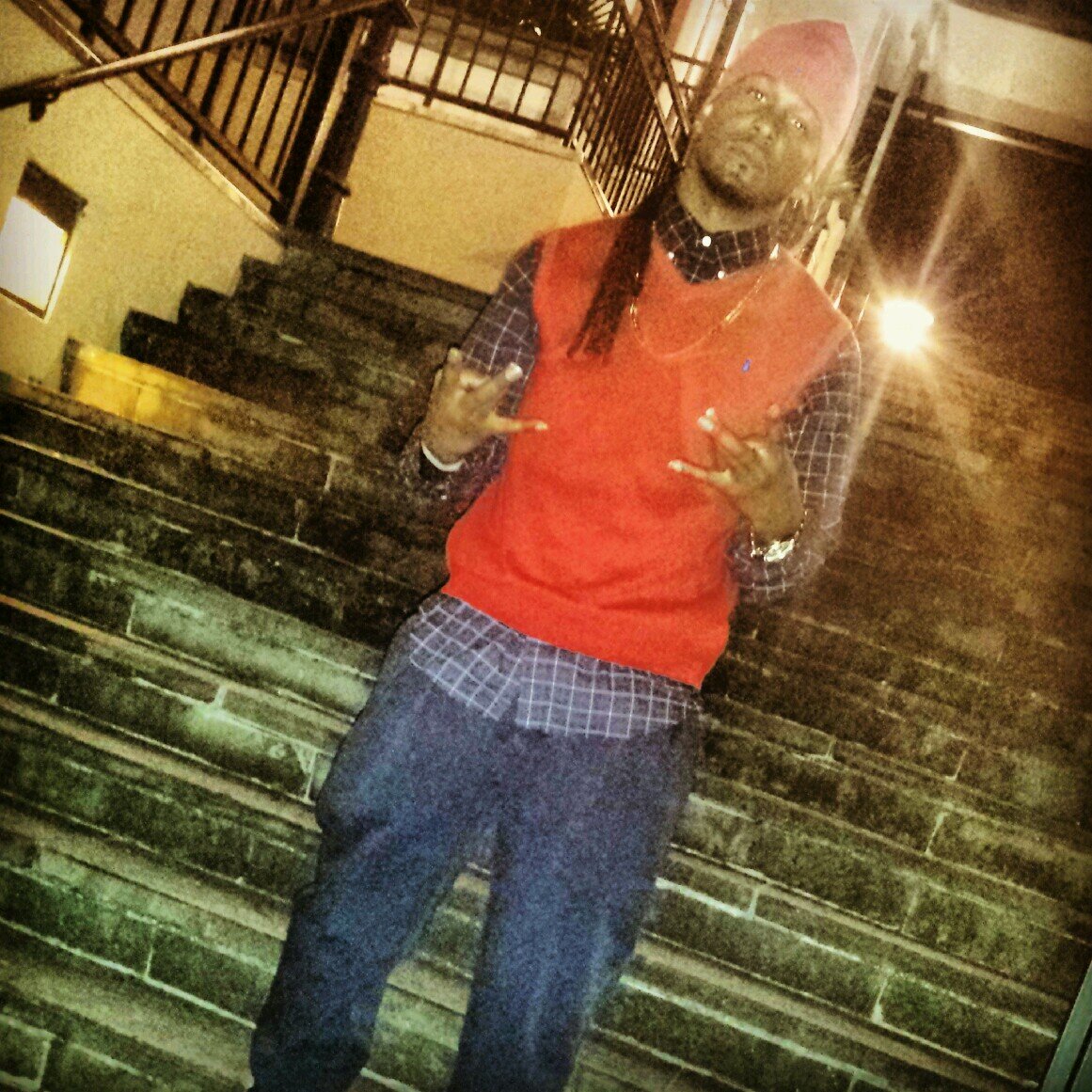 YBG.. IS WAT IM LIVING BY LIVE LIFE DO YOU STAY FRESH GET MONEY $$$ TAKE CARE OF UR BUSINESS.... #100