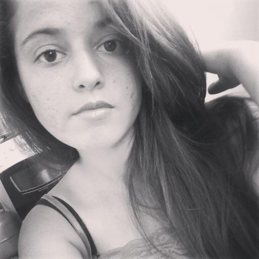→ ‘aqî é assim:
 cαdα um conhece α ~ _{‘Thaina Sooares'}__³ qê merecee .!
 se α suα é boα ou mααl você decidee .!