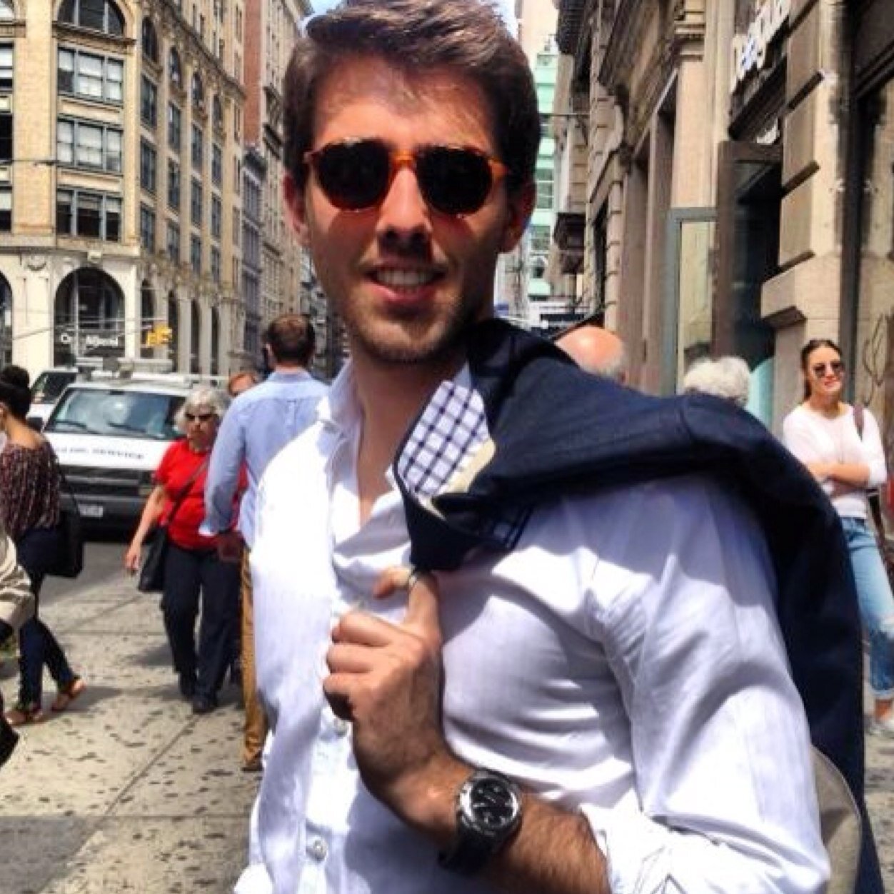 Alexsmissen's profile picture. Creative Art Director working @ DAVID Madrid https://t.co/3bbSqc8UaT