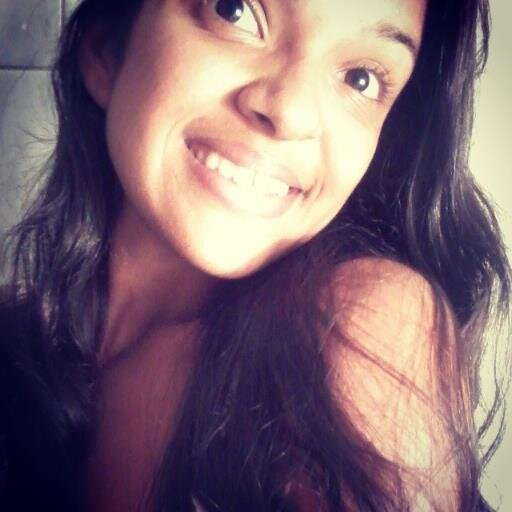 Jovem cristã que ama e vive para louvar o nome do Senhor Jesus! \o/ Meu alvo é o Céu!